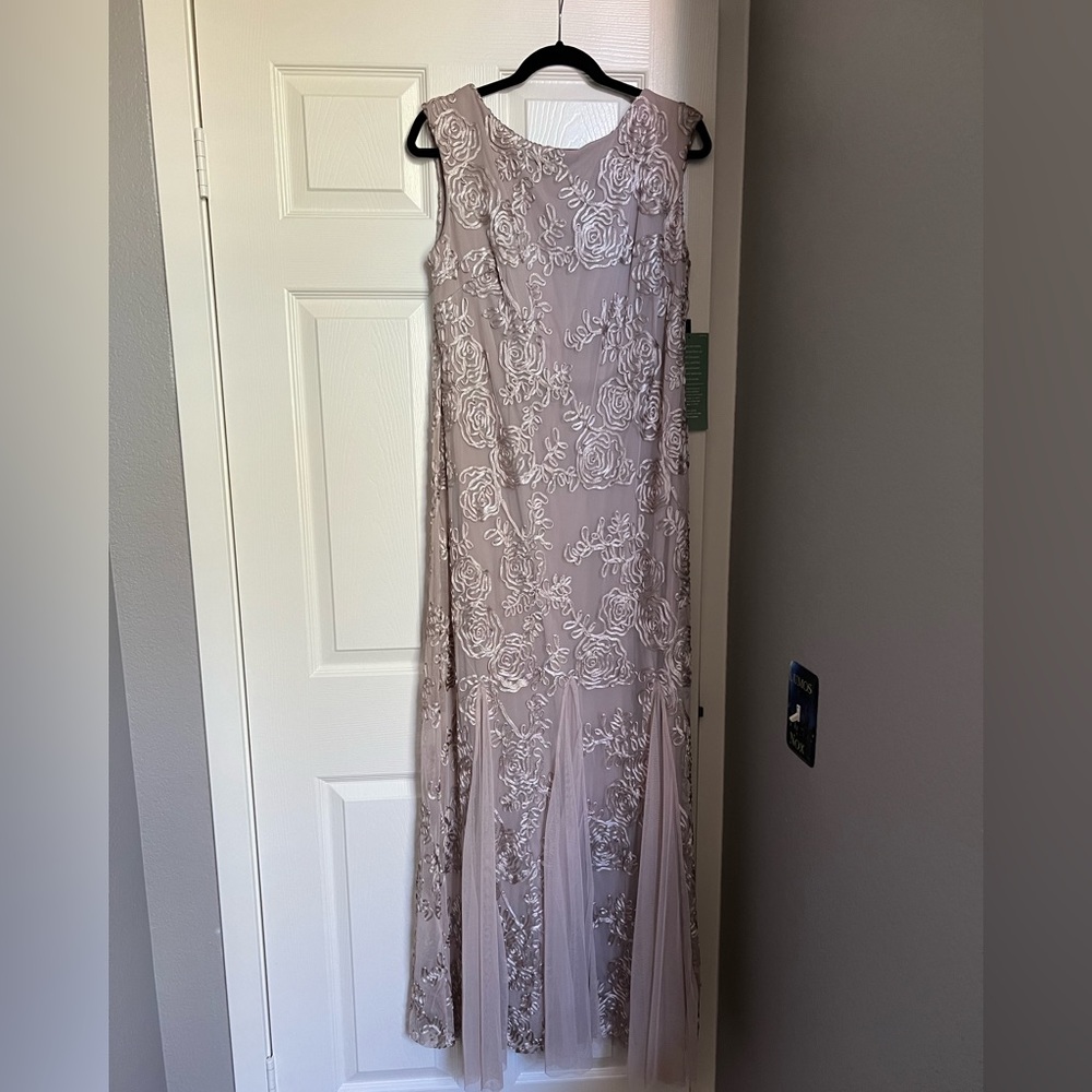 Formal sleeveless dress